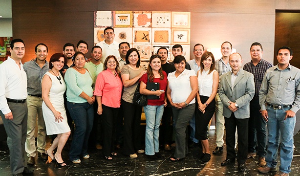 Certifica Panel Rey a Distribuidores en Monterrey