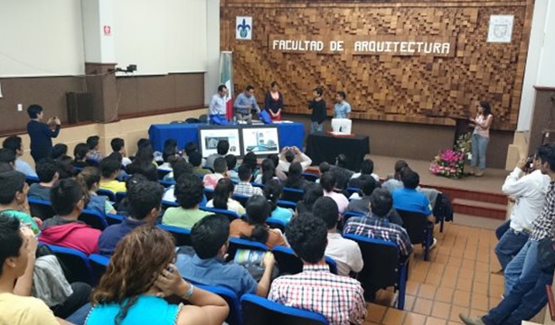 Entrega de premio 3° lugar Concurso Diseña el Pabellón Panel Rey