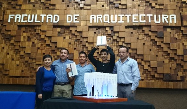 Entrega de premio 3° lugar Concurso Diseña el Pabellón Panel Rey