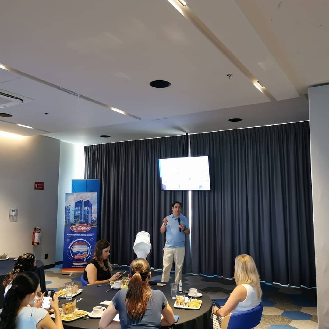 Presentación del Panel Acústico Sound Rey en Topgolf Monterrey.