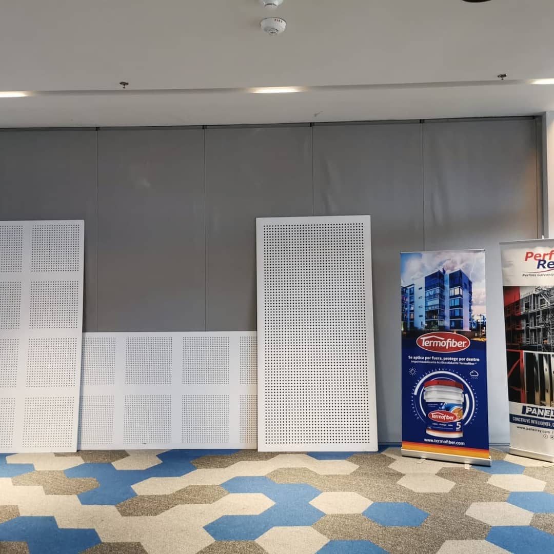 Presentación del Panel Acústico Sound Rey en Topgolf Monterrey.