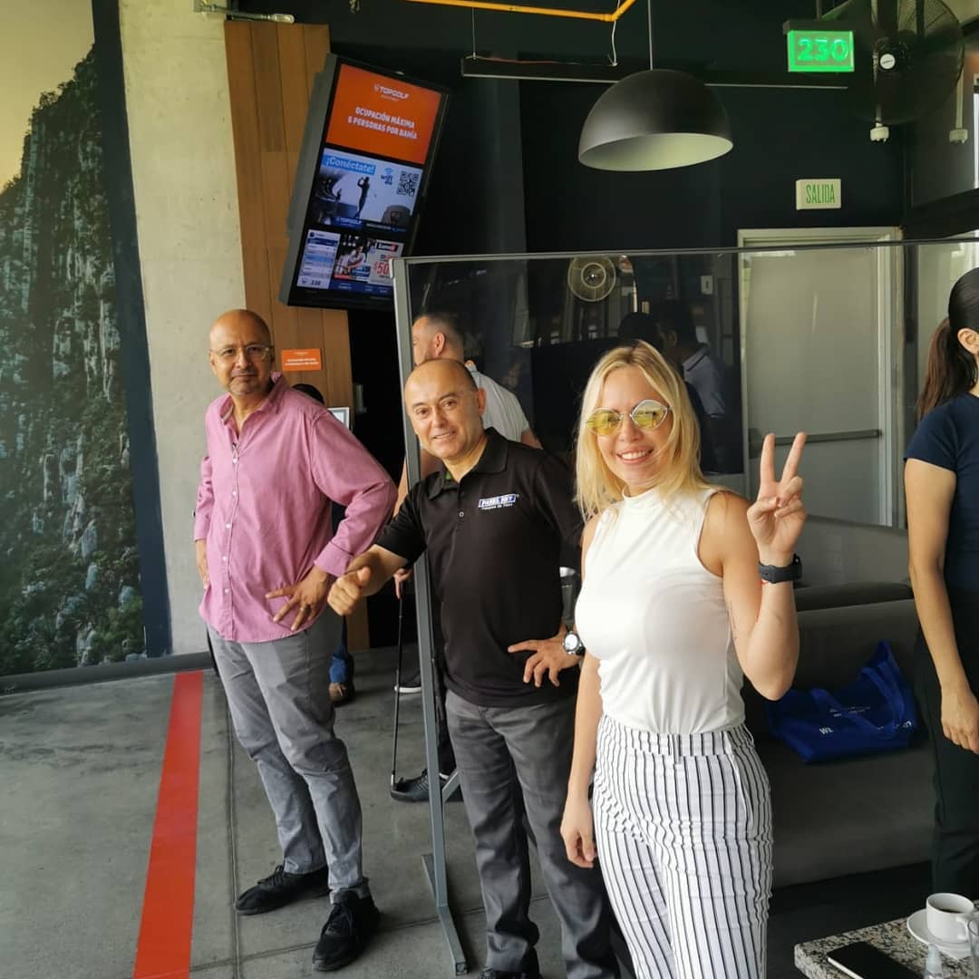 Presentación del Panel Acústico Sound Rey en Topgolf Monterrey.